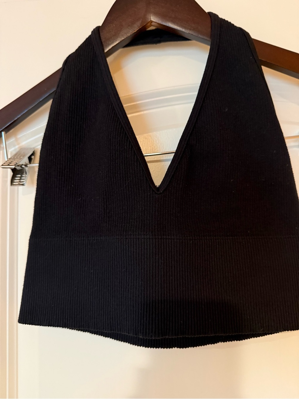 Gilly Hicks Black Ribbed V-Neck Halter Crop Top Size Medium